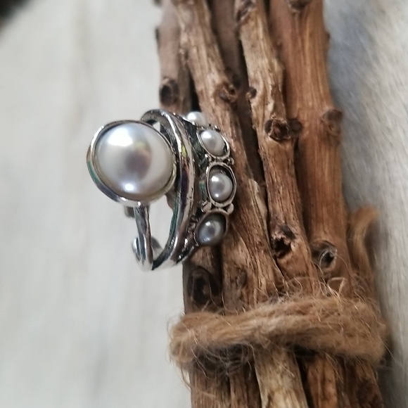 Pearl Solitaire Ring - Picture 3 of 7